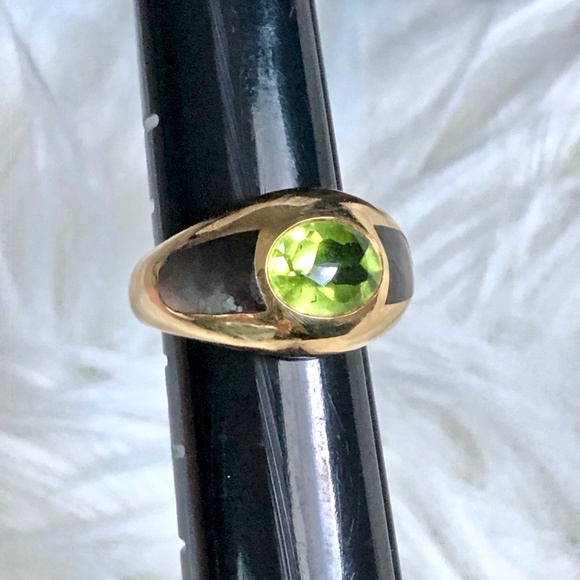 MAUBOUSSIN PARIS Peridot Mother of Pearl Ring 18K - Picture 3 of 6